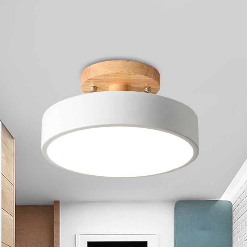 Lunira – Bunte Eisen-Deckenlampe mit Holzelement