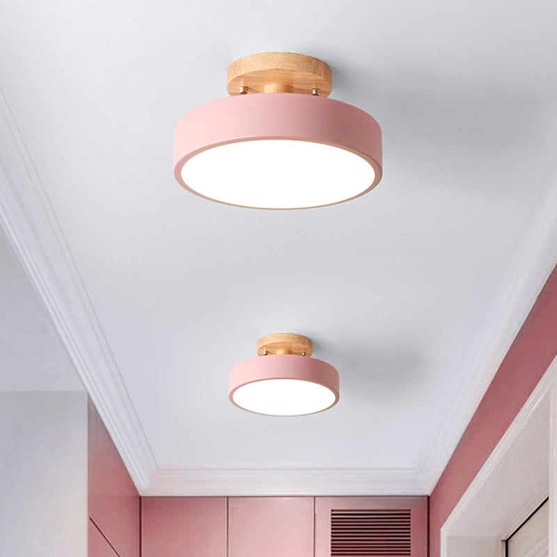 Lunira – Bunte Eisen-Deckenlampe mit Holzelement