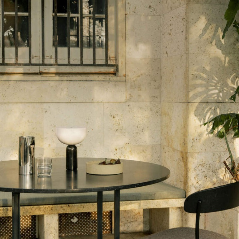 Raja – Schicke Tischlampe mit Marmorfuß und stilvollem Design