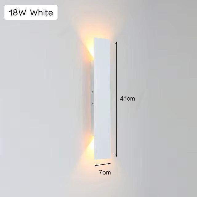 Moderne, minimalistische LED-Wandleuchte
