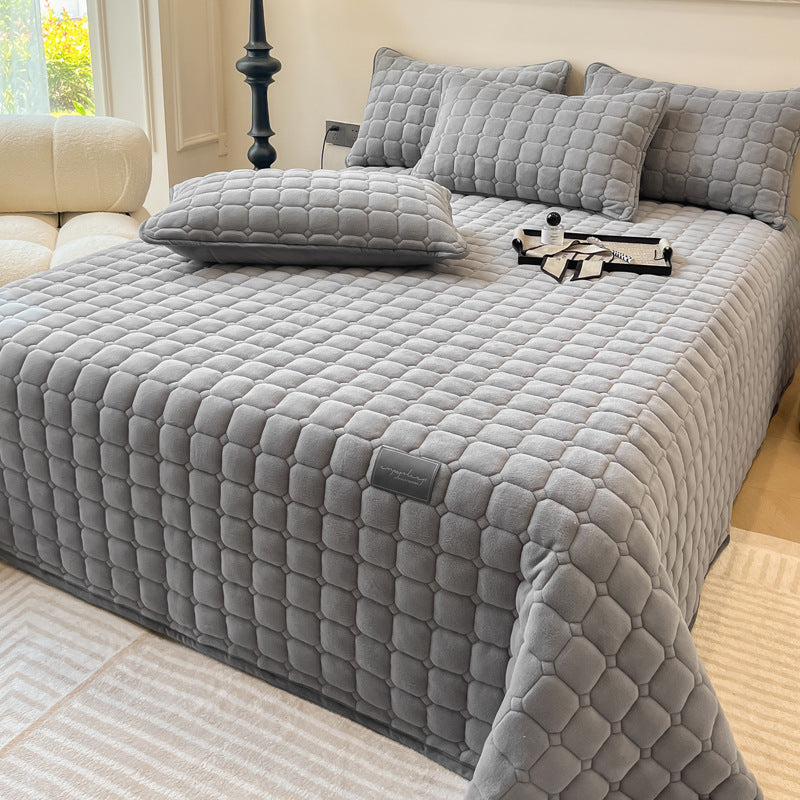 SoftGrid – Kuschelige Tagesdecke mit moderner Rautentextur