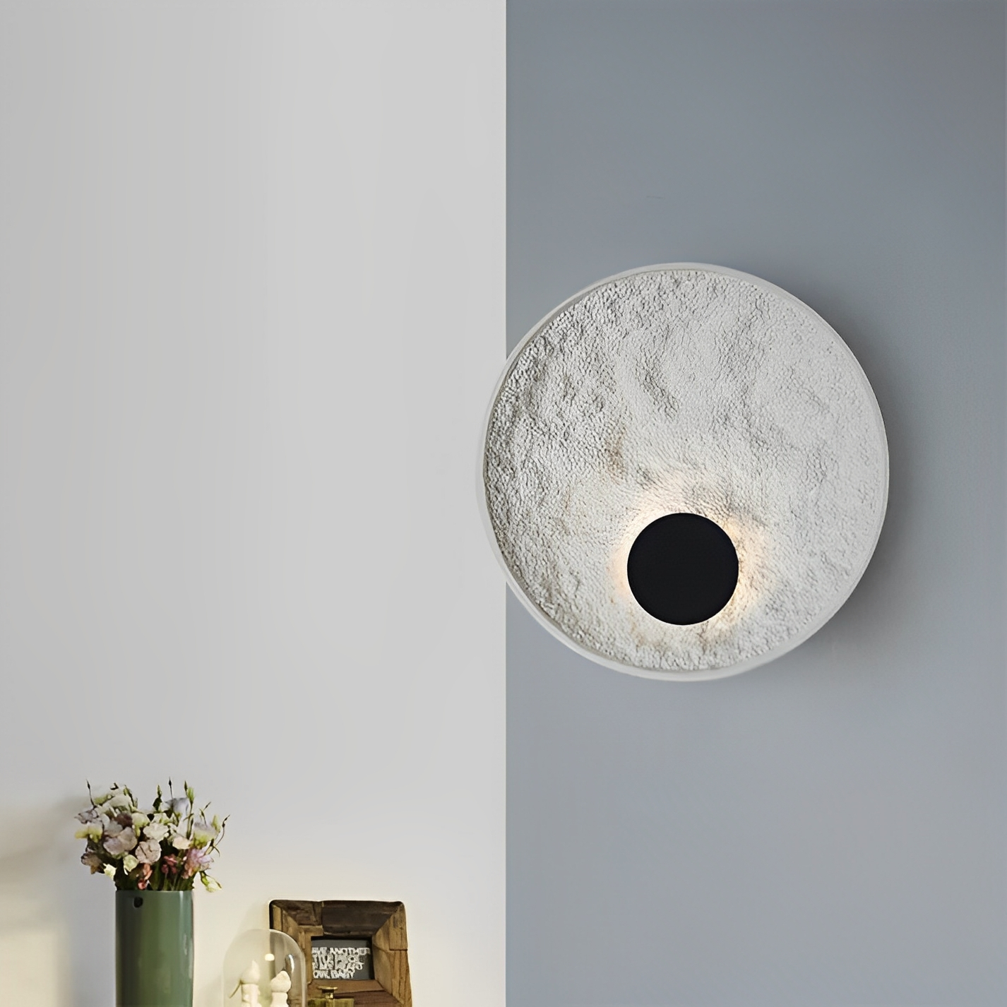 Lunaris – Runde LED-Wandleuchte mit weißem Kugel-Design