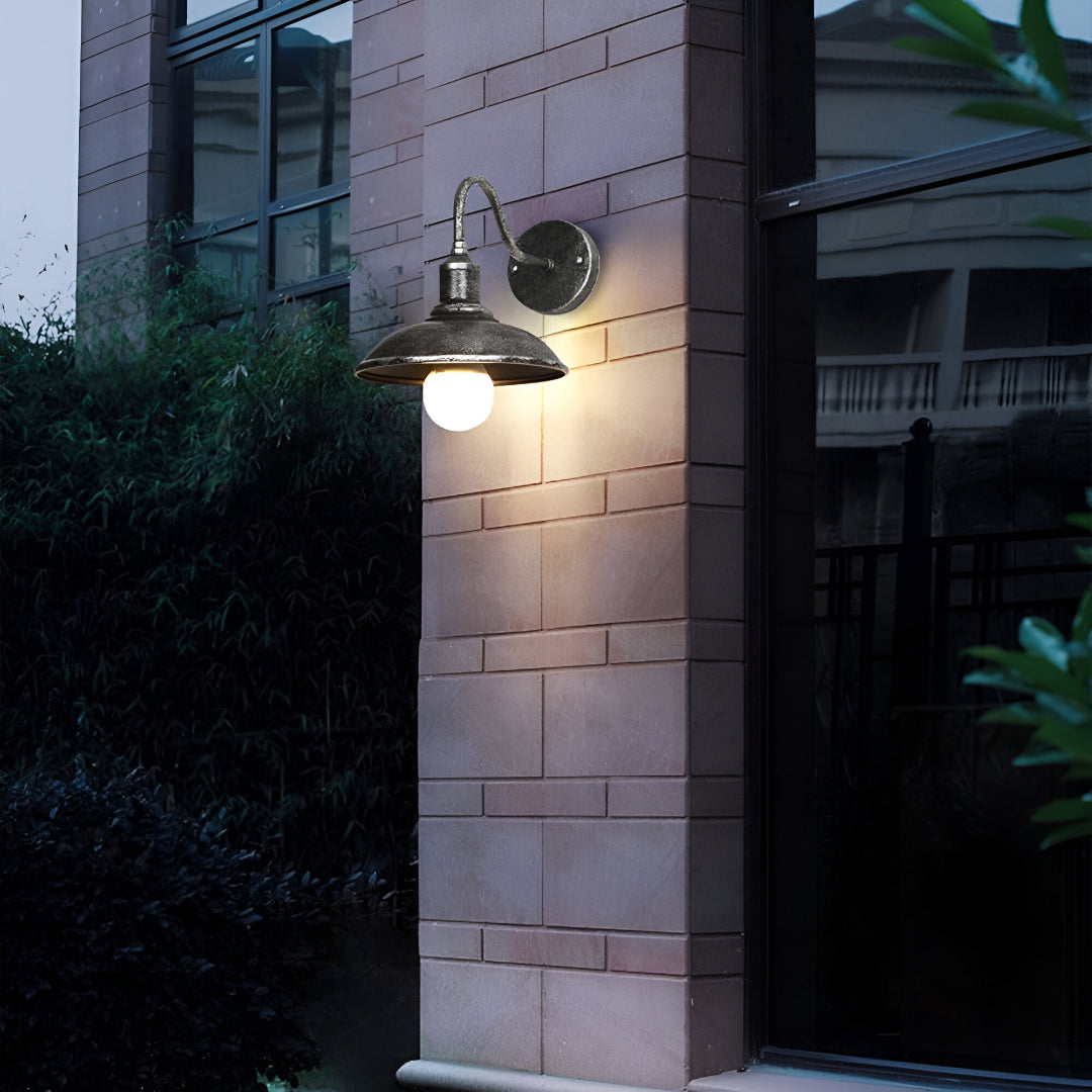 Lean – Retro Eisen Wandlampe