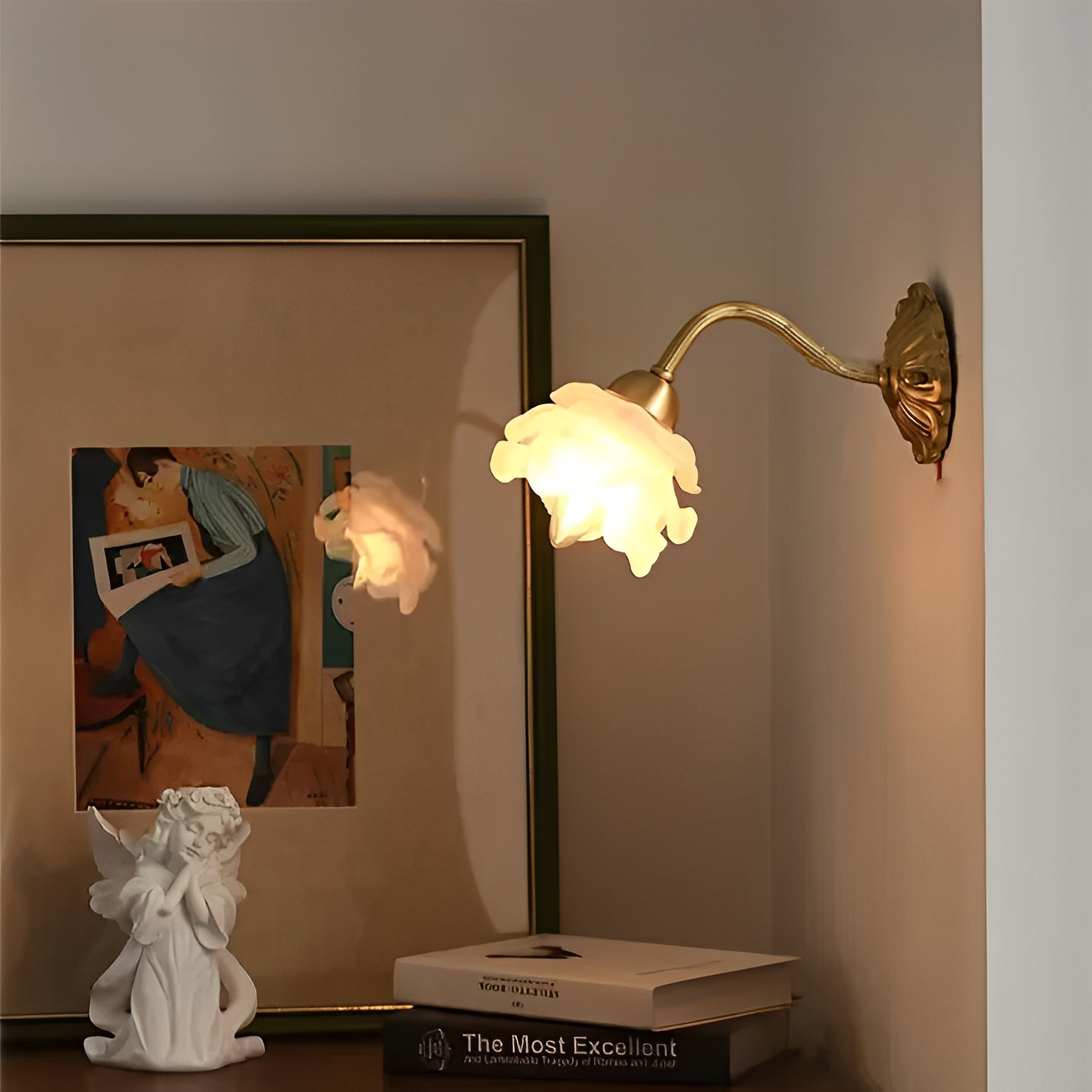Flora – Vintage-Stil Wandlampe mit Blumen-Glas und Kupfer-Look