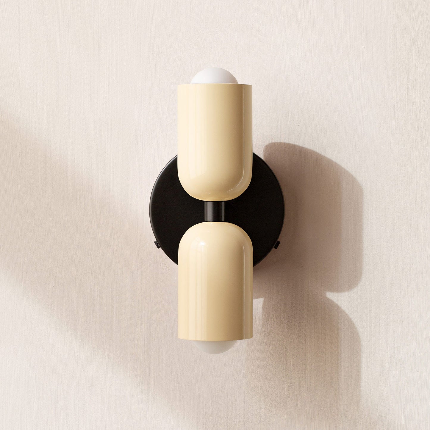 Vega – Nordic LED-Wandleuchte mit Doppelkopf-Design