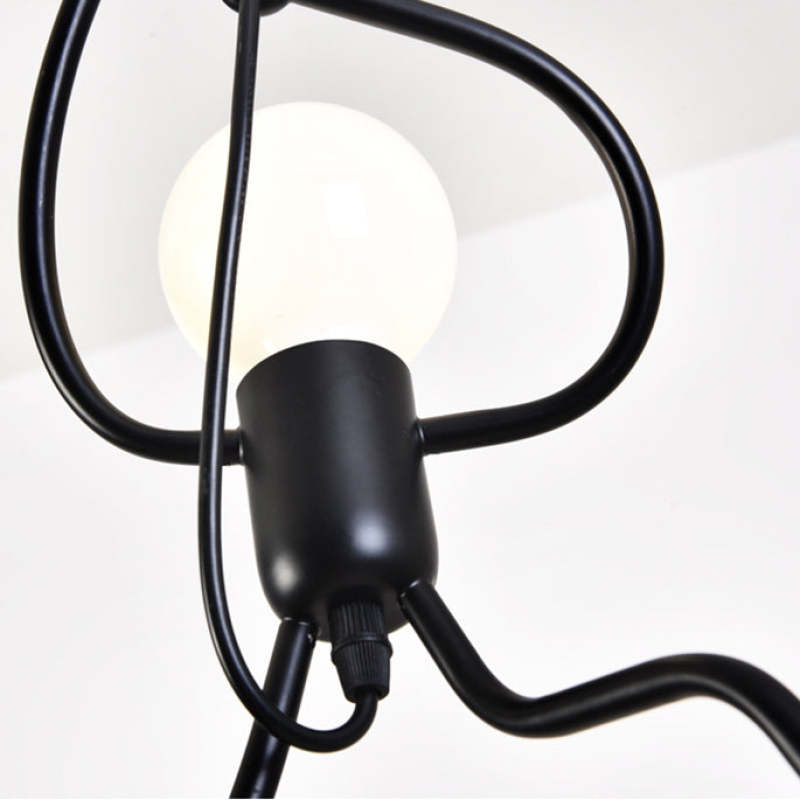 IronRetro – Industrielle Tischlampe im Superhelden-Look