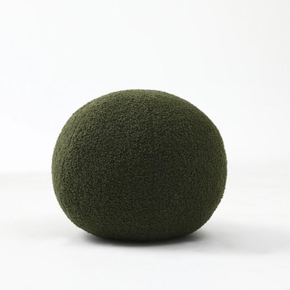 Orla – Bouclé Ball-Kissen im skandinavischen Stil
