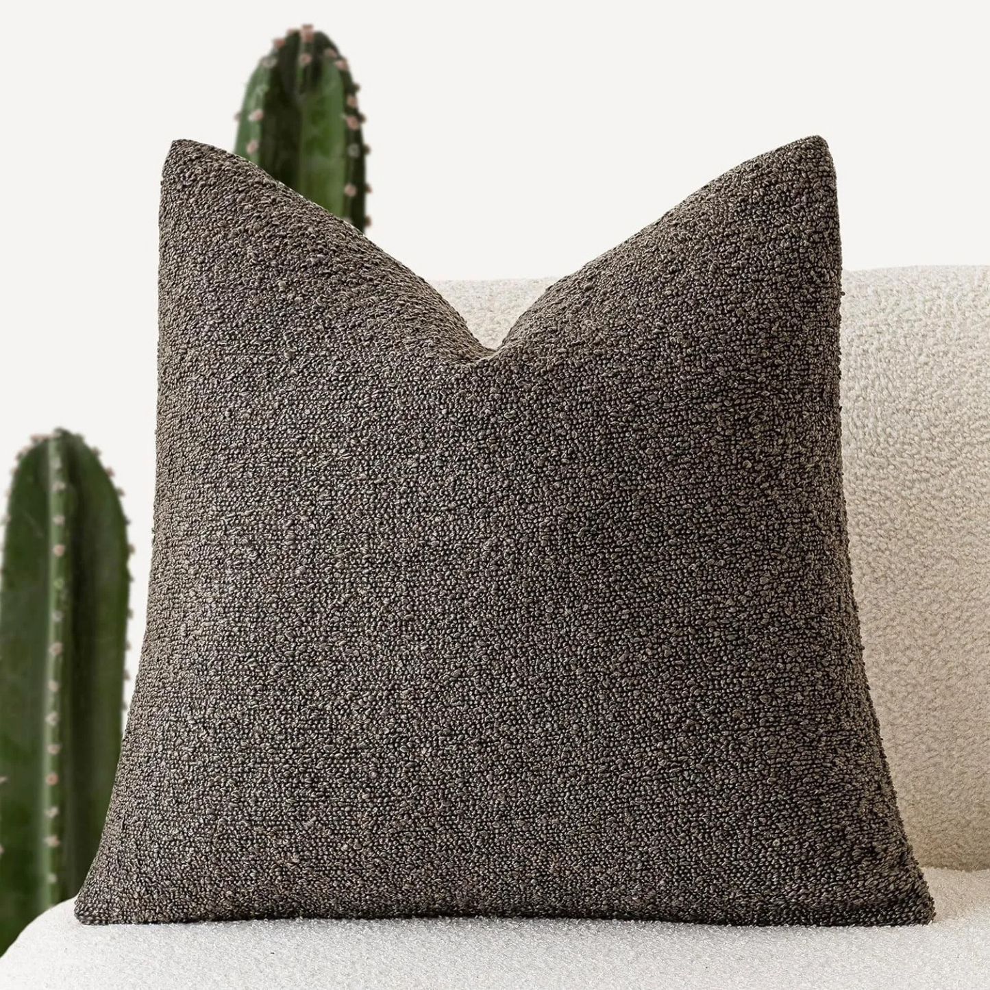Mira – Weiche Bouclé-Kissenhüllen