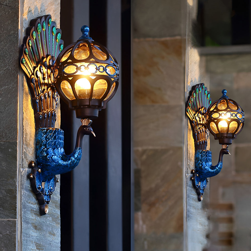 Haru – Retro Pfauen Wandlampe