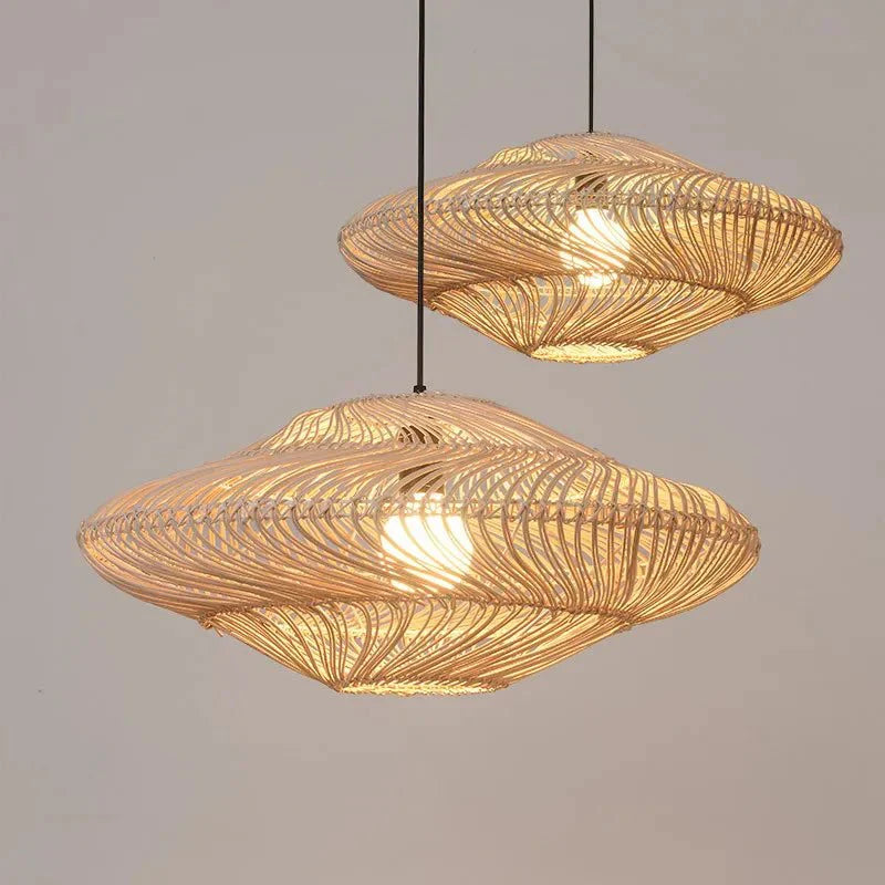 Radiar – Vintage Hängeleuchte aus Rattan