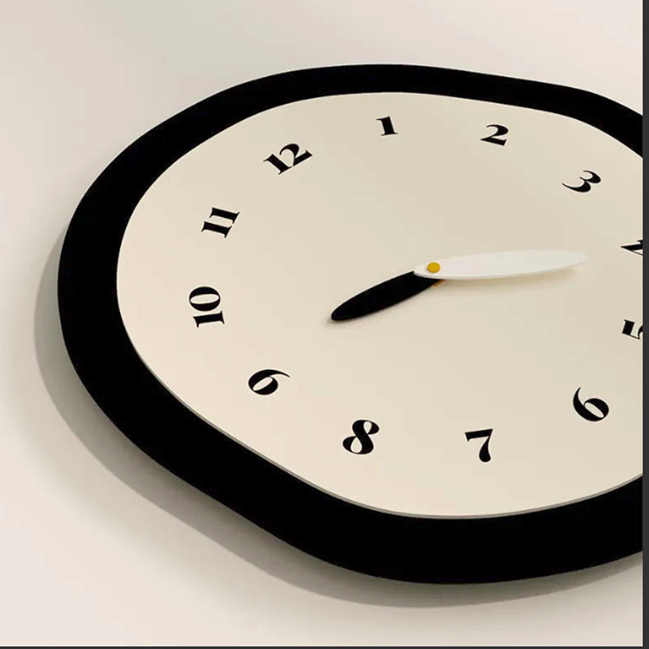 Kairo – Kreative unregelmäßige Uhr für die Wand