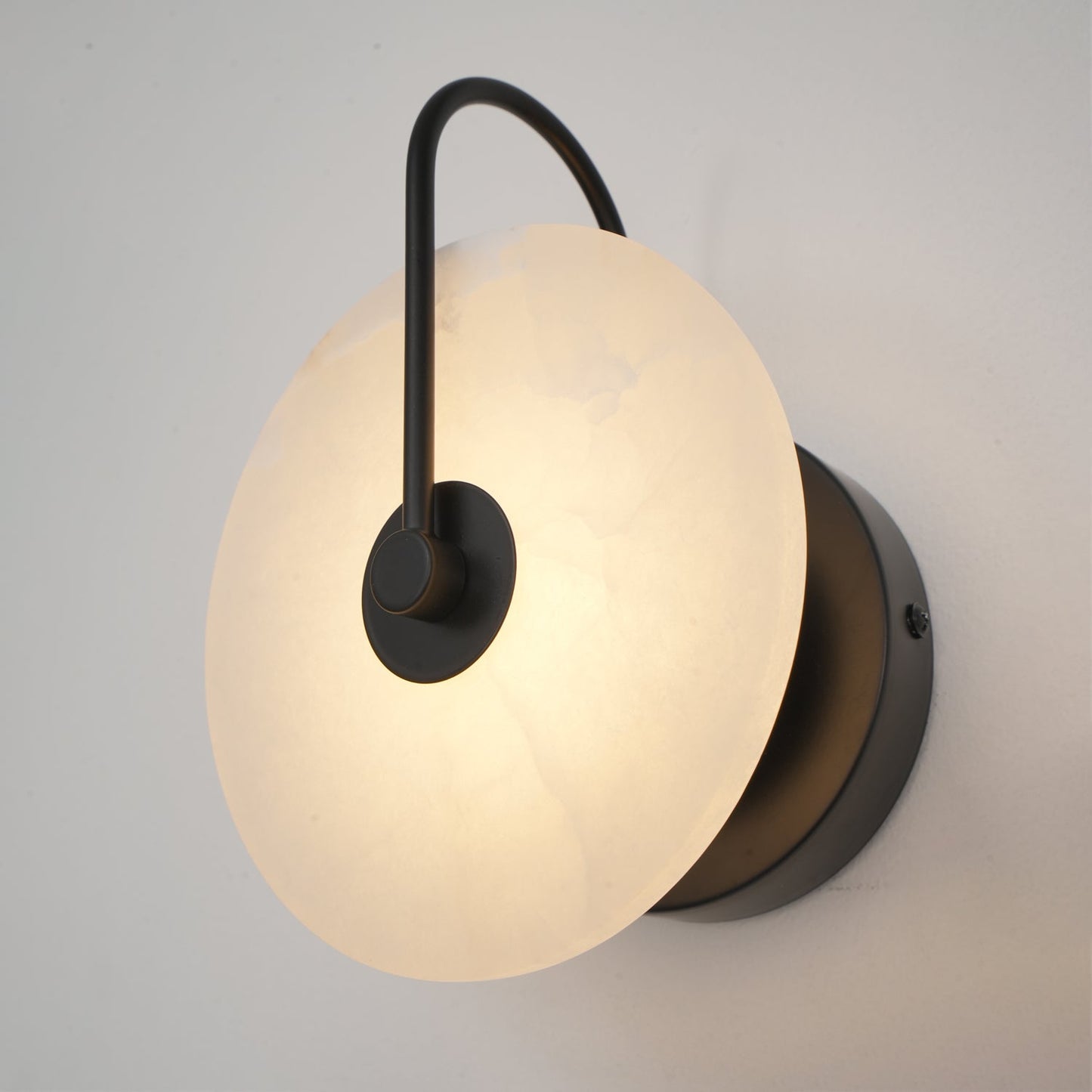 Aveline – LED-Wandlampe aus Alabasterstein