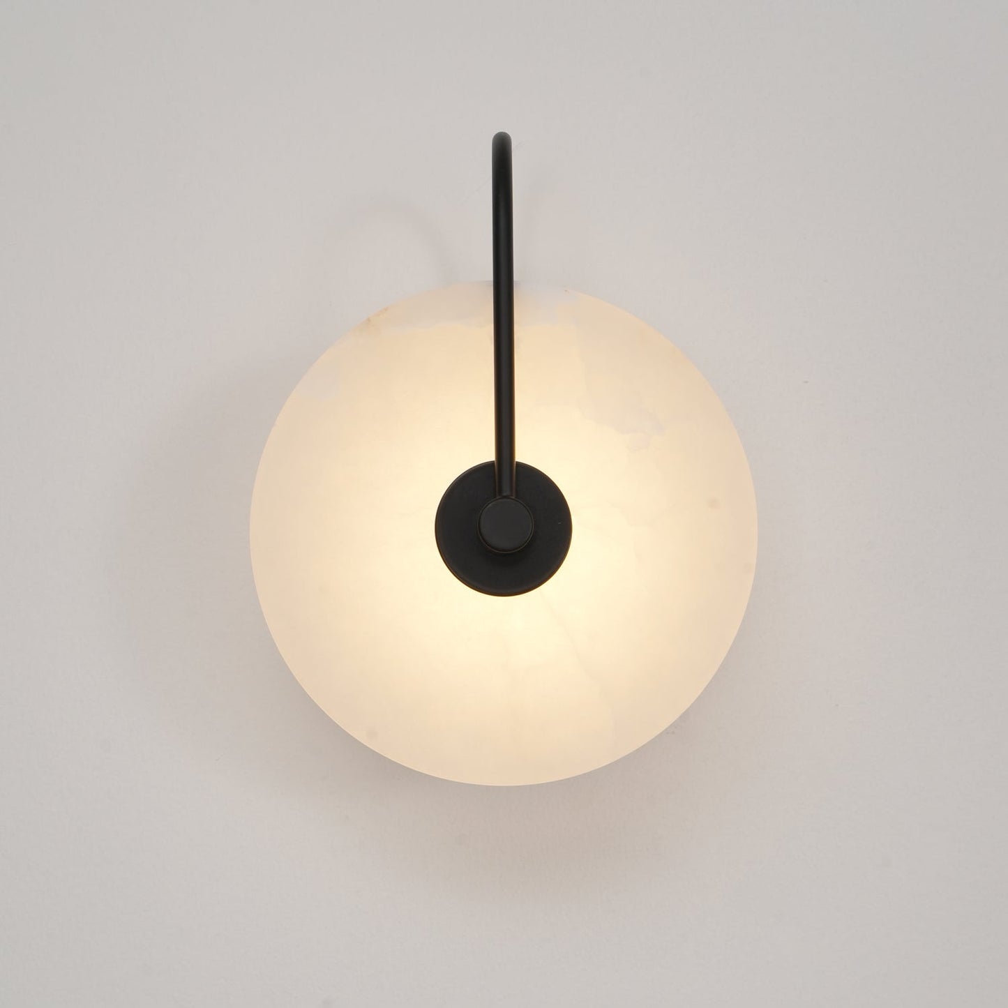 Aveline – LED-Wandlampe aus Alabasterstein