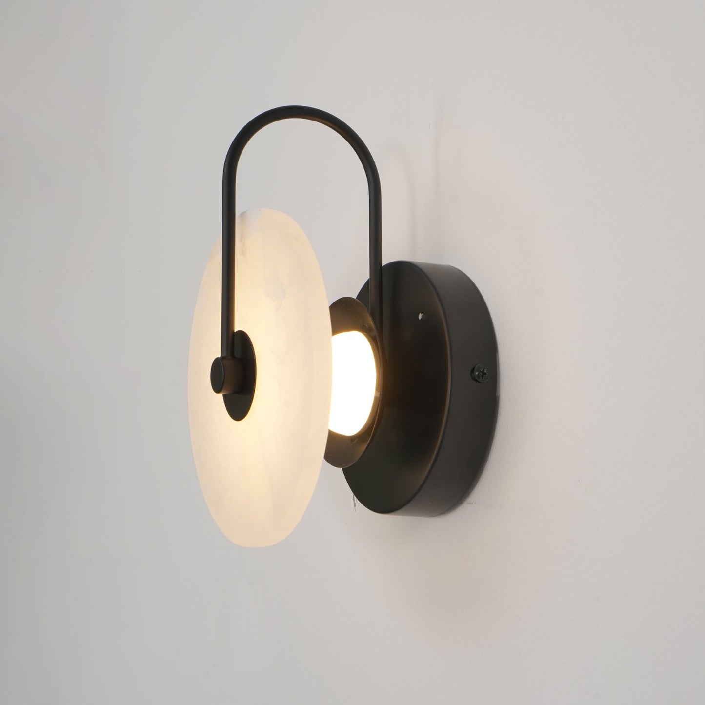 Aveline – LED-Wandlampe aus Alabasterstein