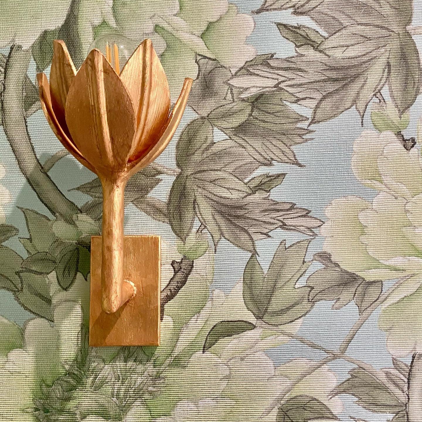 Yumi – Moderne Blumen-Wandlampe