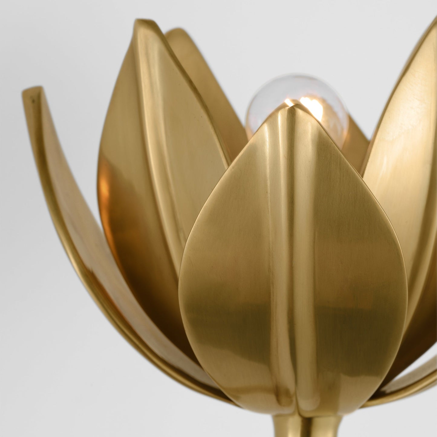 Yumi – Moderne Blumen-Wandlampe