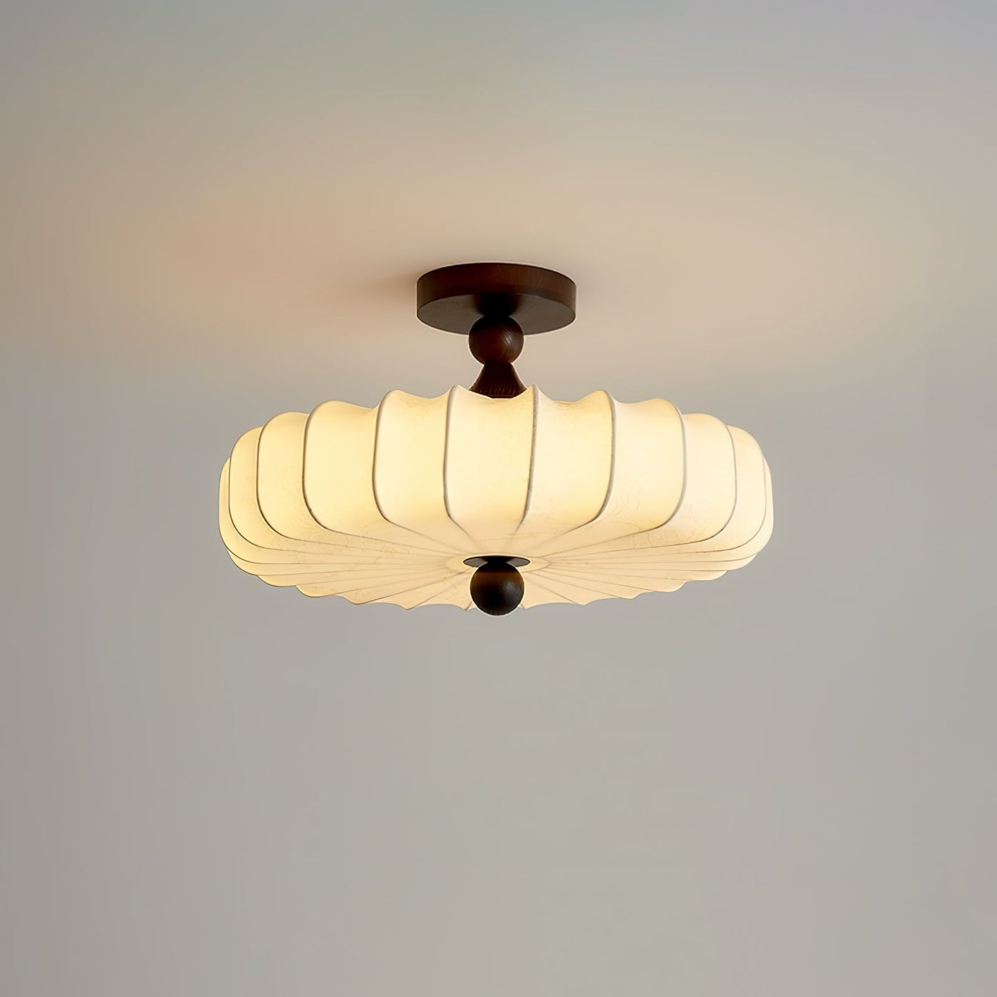 Anela – Natürliche Lampe aus Eschenholz und Stoff