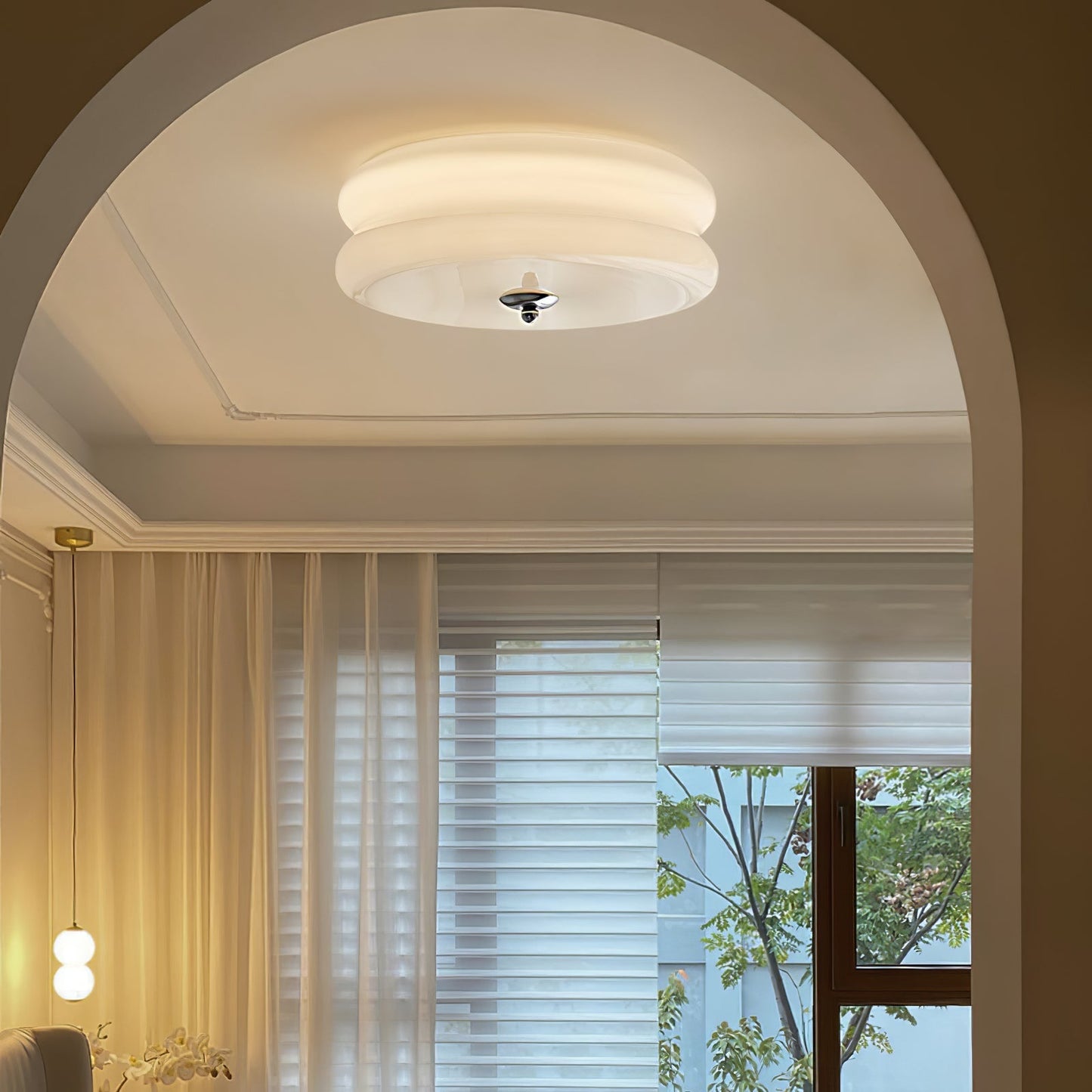 Amélie – Schlichte Deckenlampe im Cream-Stil