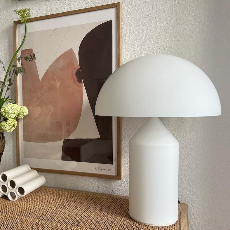 Stella – Metall-Tischlampe im Skulptur-Design