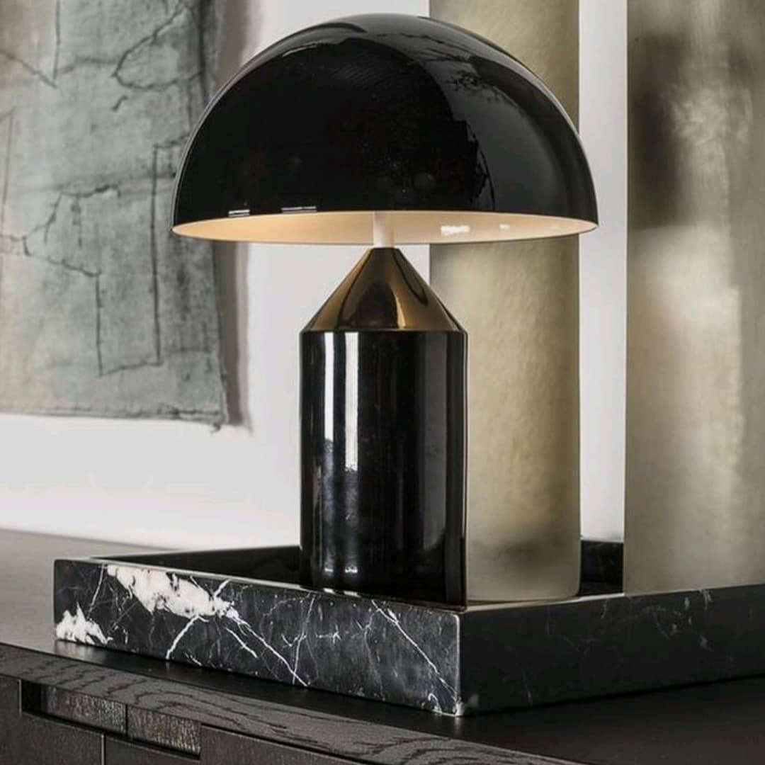 Stella – Metall-Tischlampe im Skulptur-Design