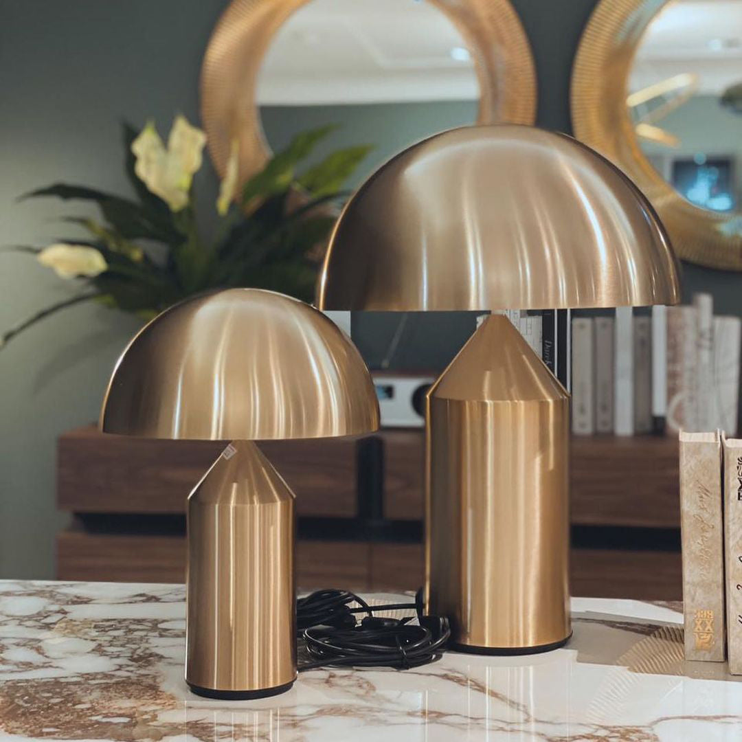 Stella – Metall-Tischlampe im Skulptur-Design