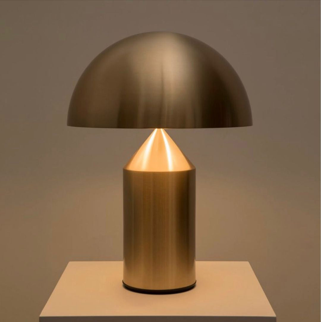 Stella – Metall-Tischlampe im Skulptur-Design
