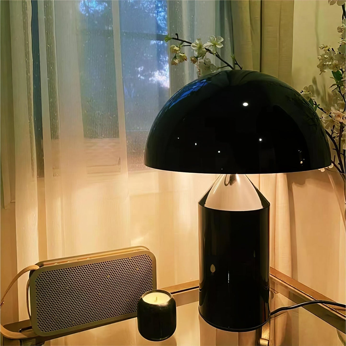 Stella – Metall-Tischlampe im Skulptur-Design