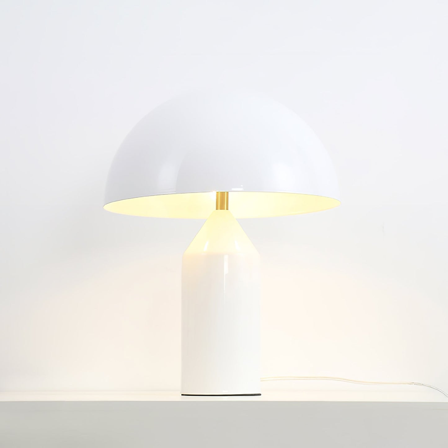 Stella – Metall-Tischlampe im Skulptur-Design