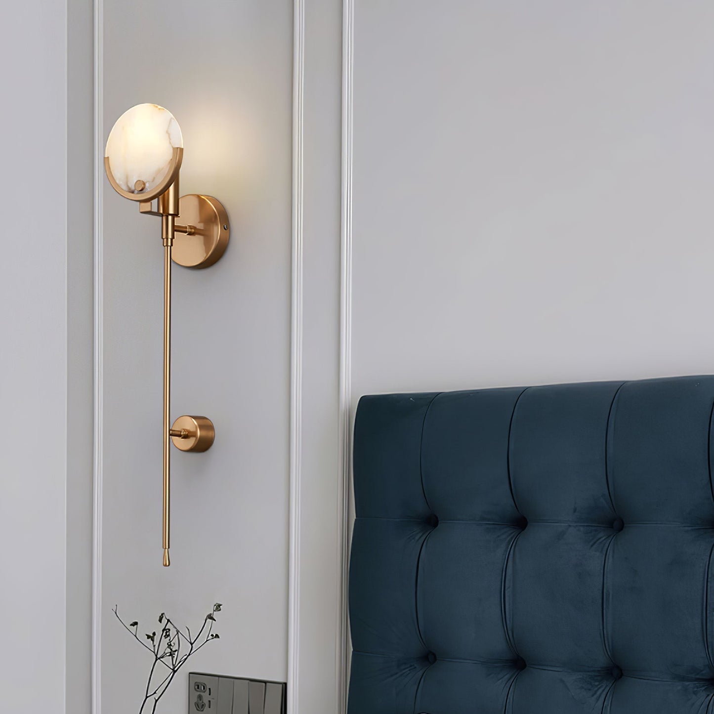 Kristy – Messing-Wandlampe aus Alabaster