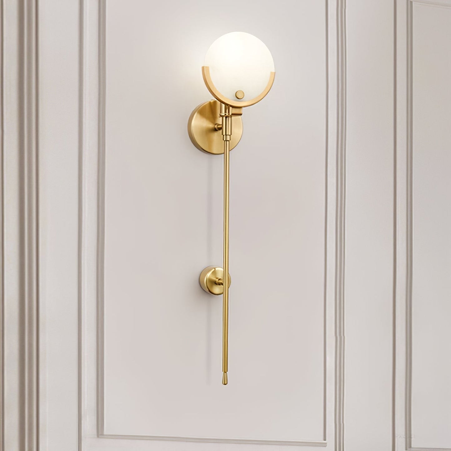 Kristy – Messing-Wandlampe aus Alabaster