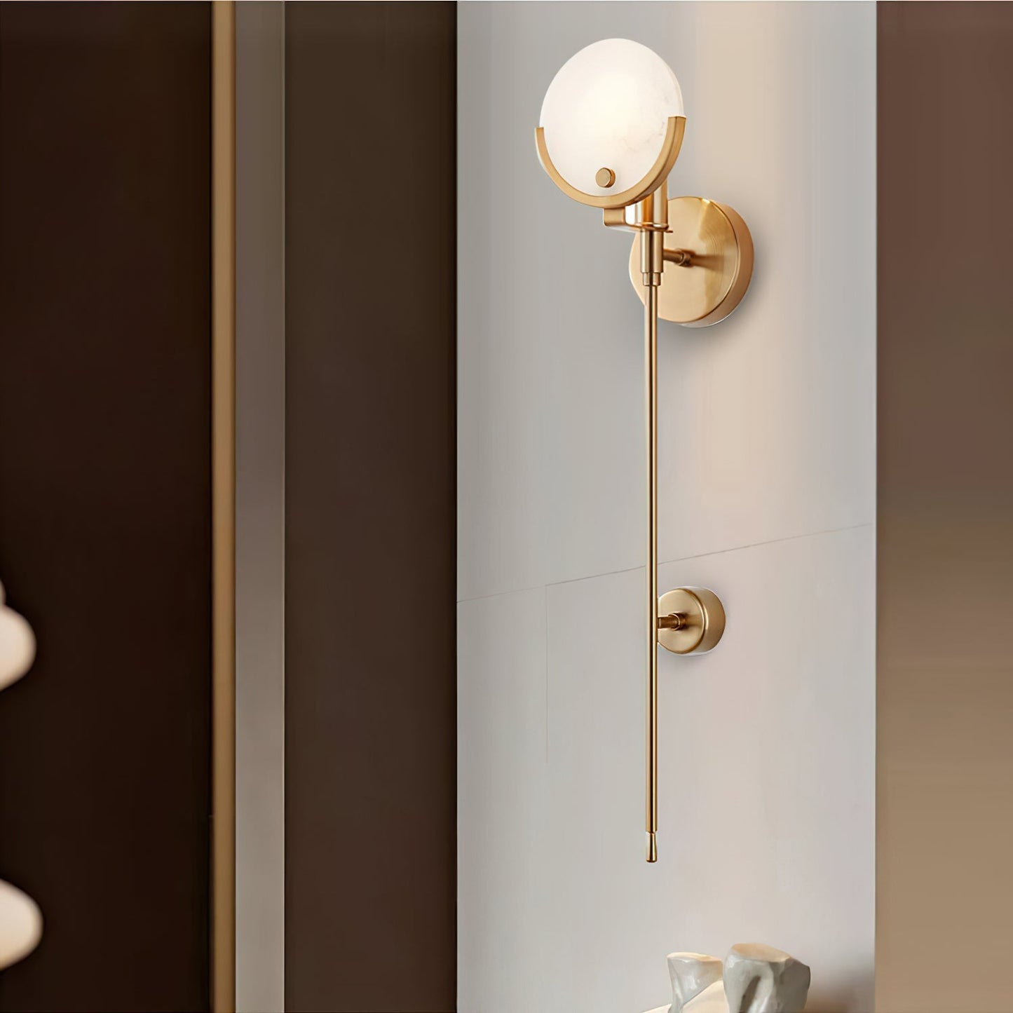 Kristy – Messing-Wandlampe aus Alabaster