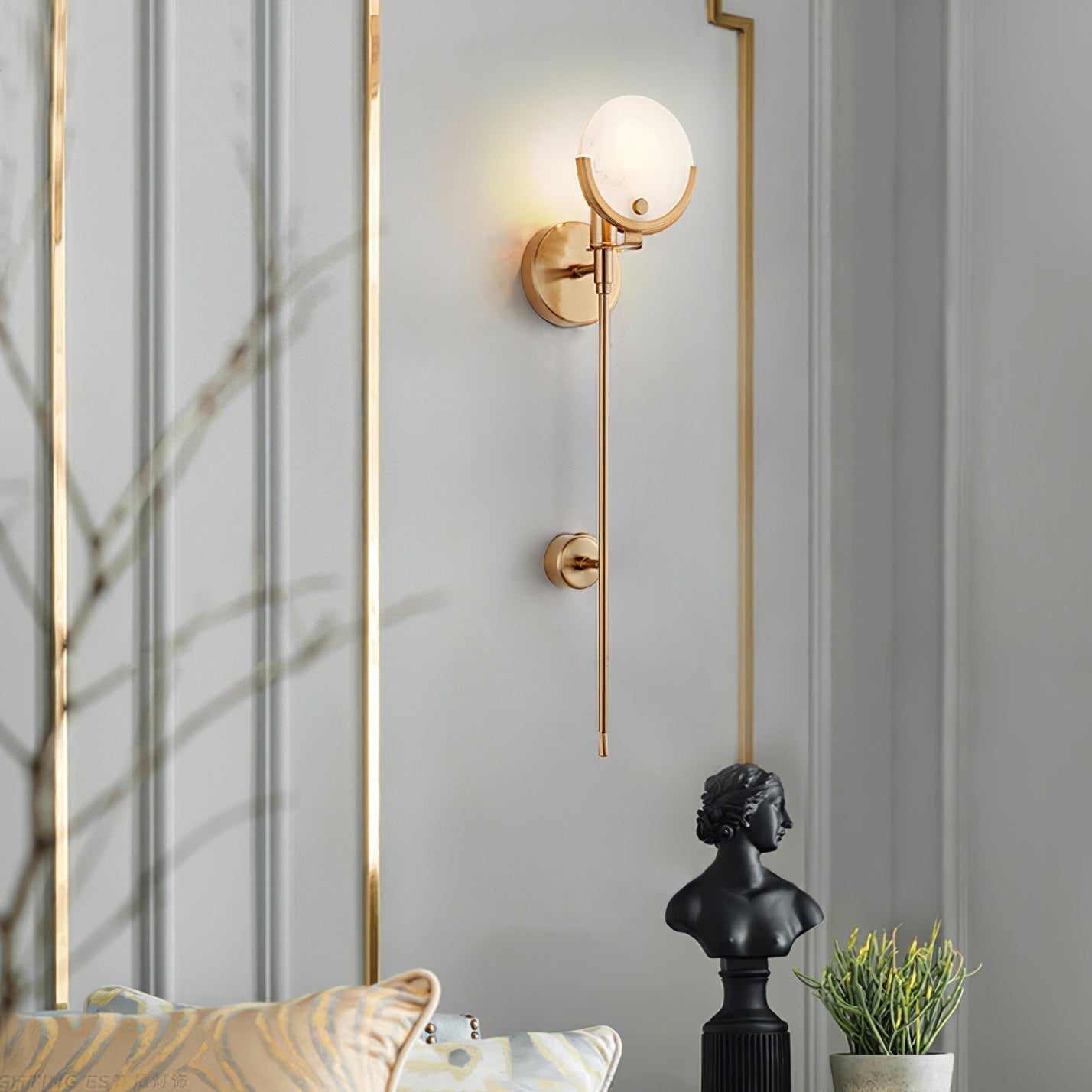 Kristy – Messing-Wandlampe aus Alabaster