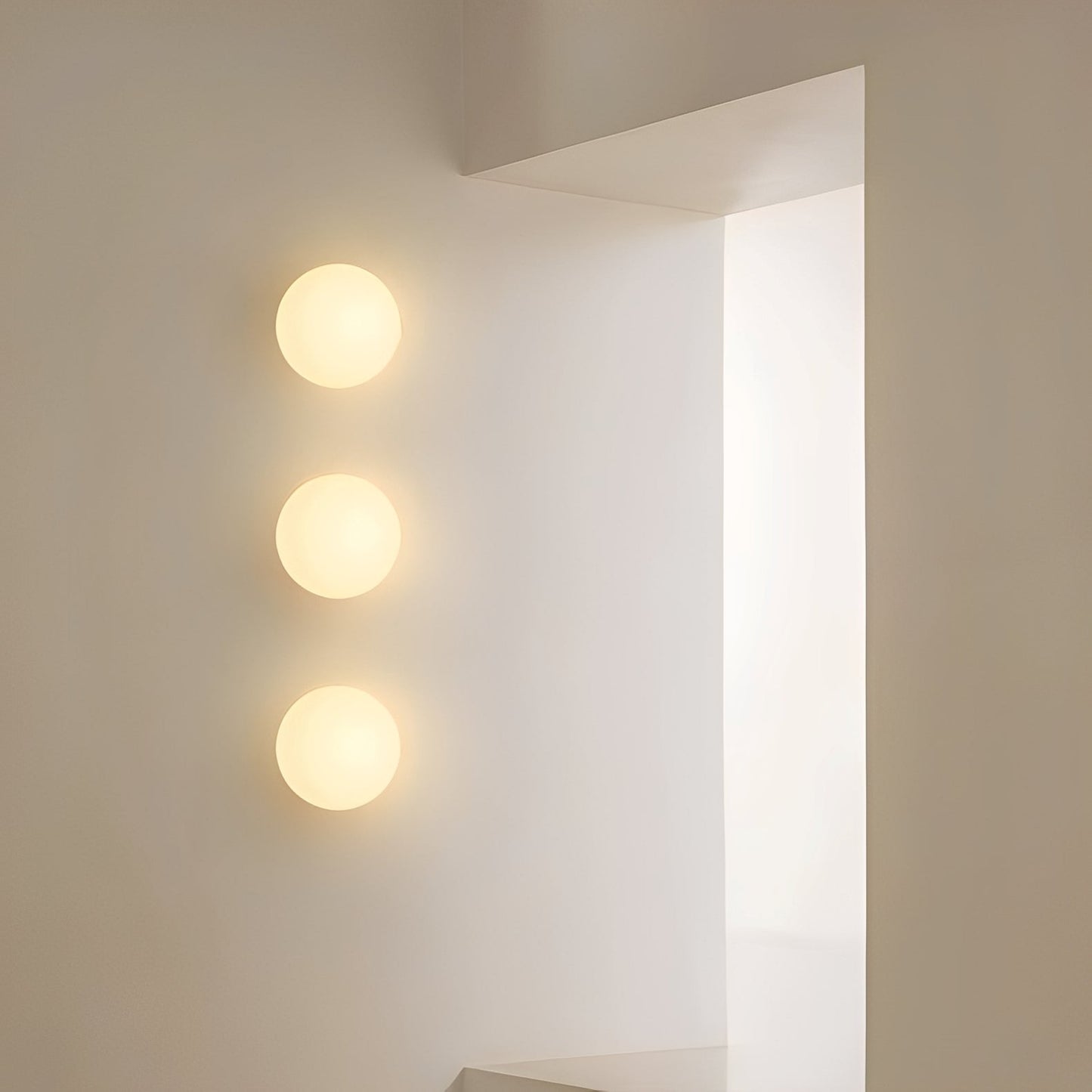 Mira – Einfache Glaskugel-Wandlampe