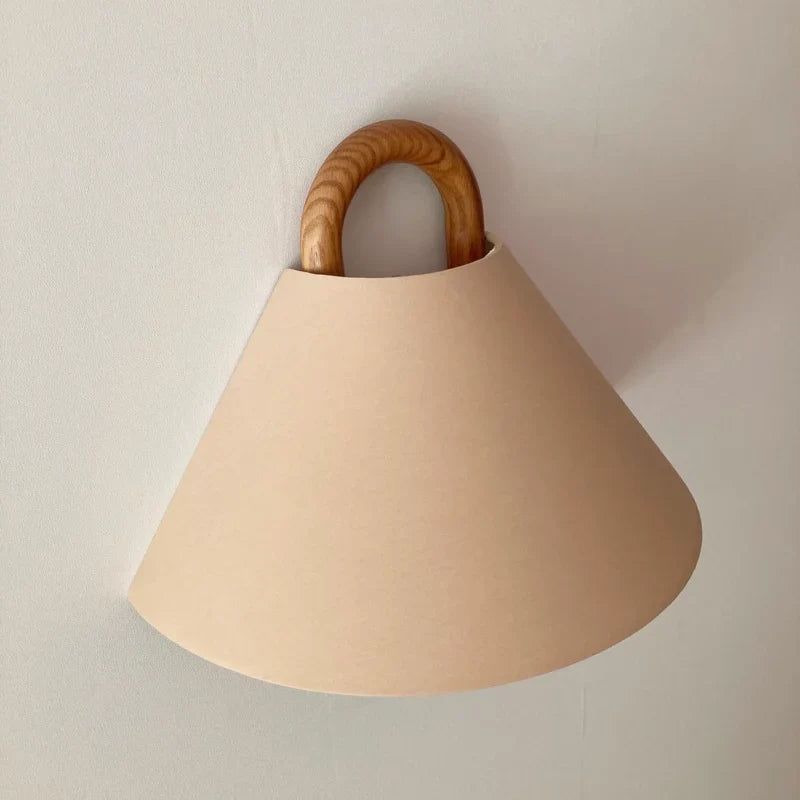 Alina – Wandlampe aus Buchenholz