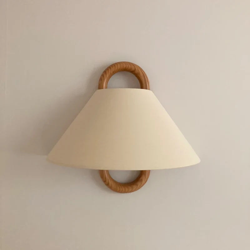Alina – Wandlampe aus Buchenholz
