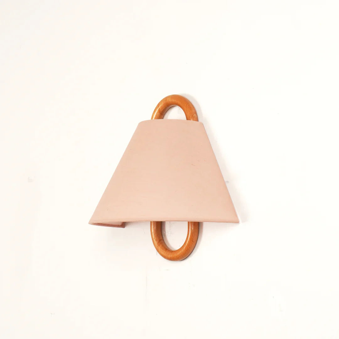 Alina – Wandlampe aus Buchenholz