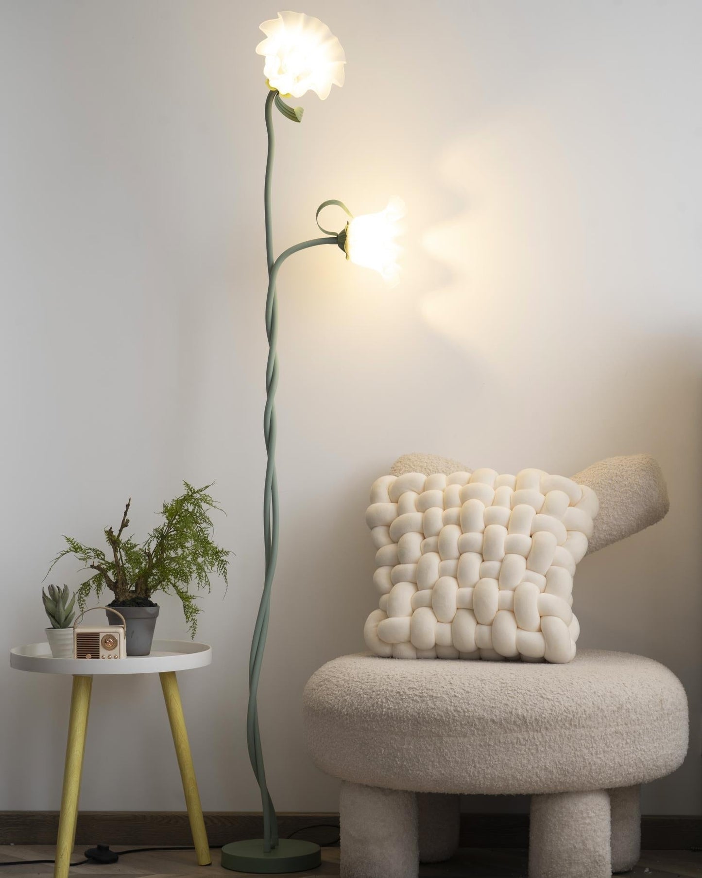CallaLicht – Elegante Stehlampe im Calla-Blumen-Design