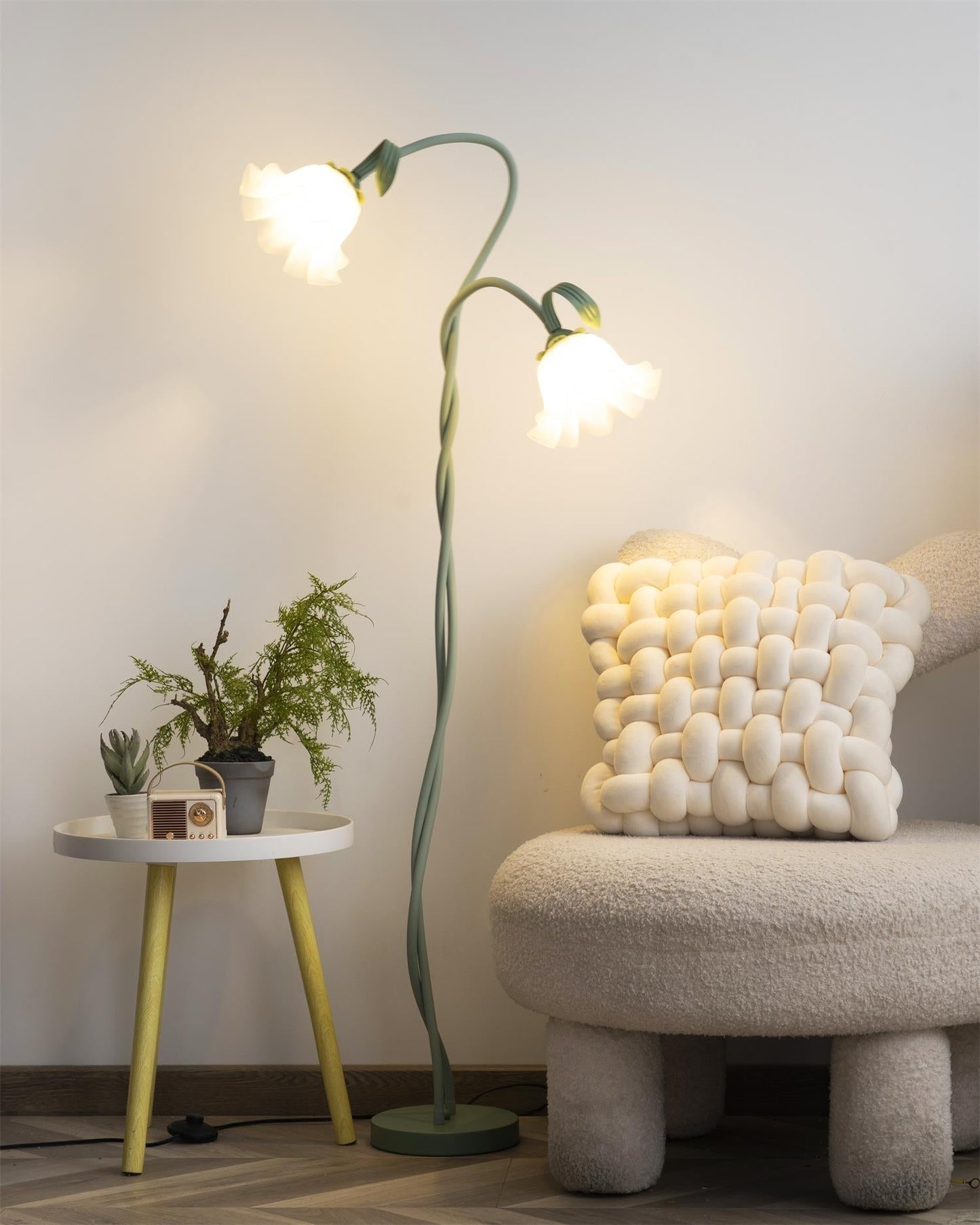 CallaLicht – Elegante Stehlampe im Calla-Blumen-Design
