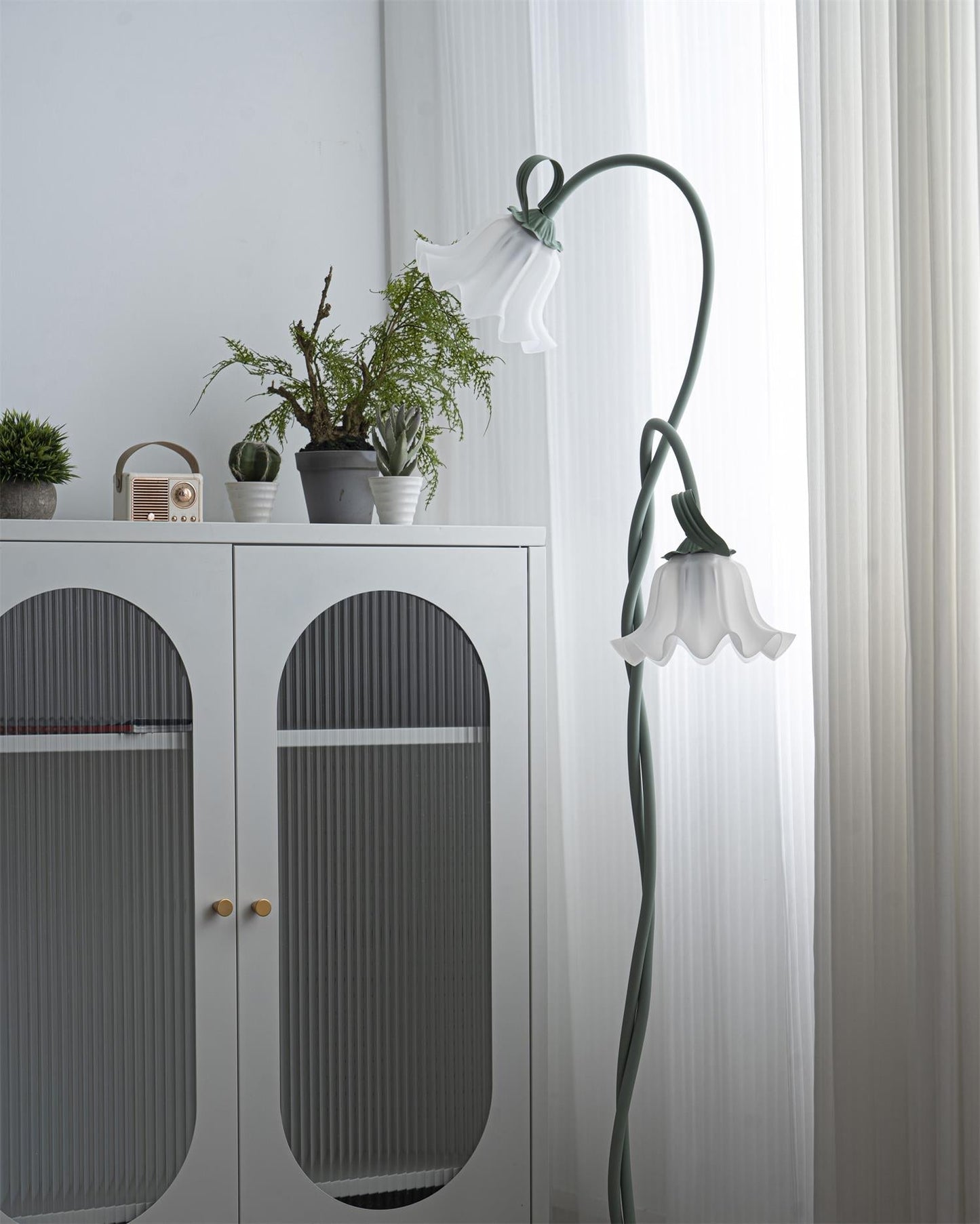CallaLicht – Elegante Stehlampe im Calla-Blumen-Design