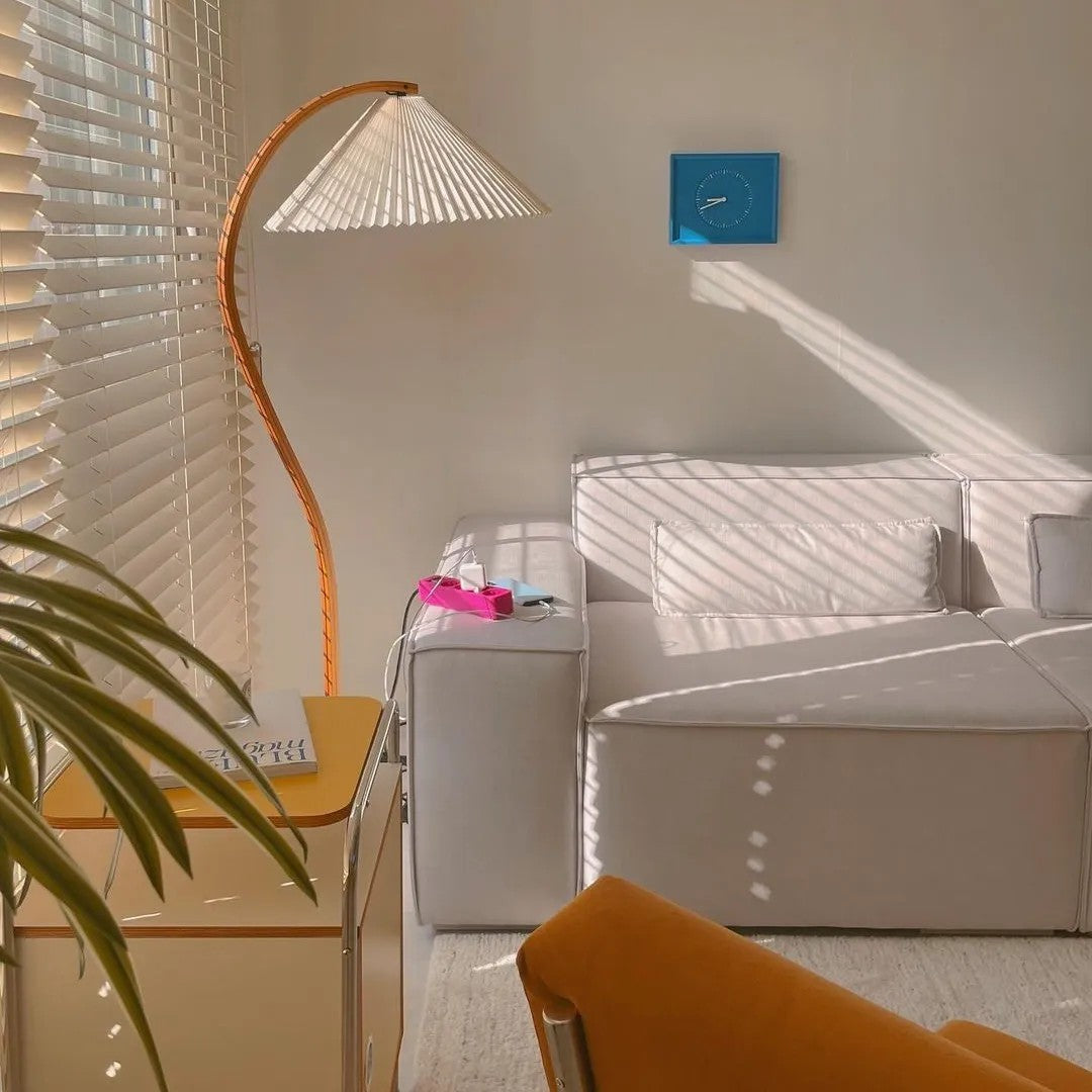 Selina – Skandinavische Stehlampe im Retro-Look