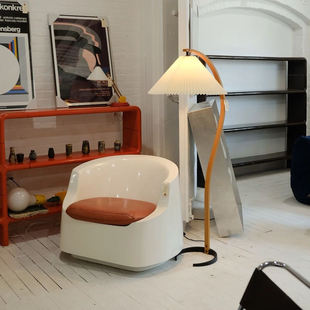 Selina – Skandinavische Stehlampe im Retro-Look