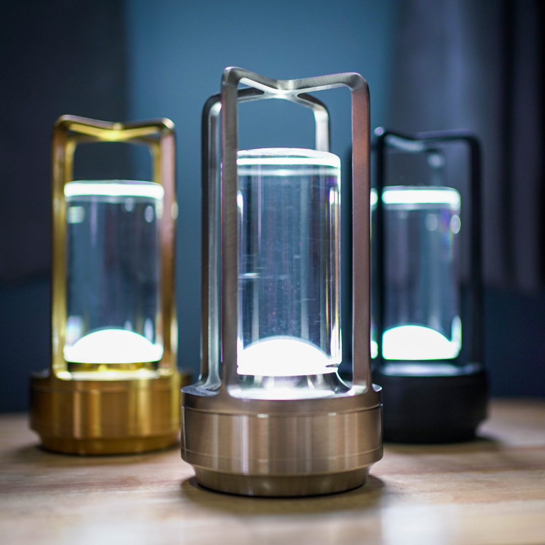 CrystalGlow – Kabellose LED-Kristalllampe im Laternenstil