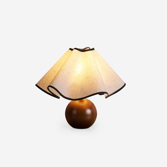 Lina – Alte Holz-Tischlampe im Retro-Stil