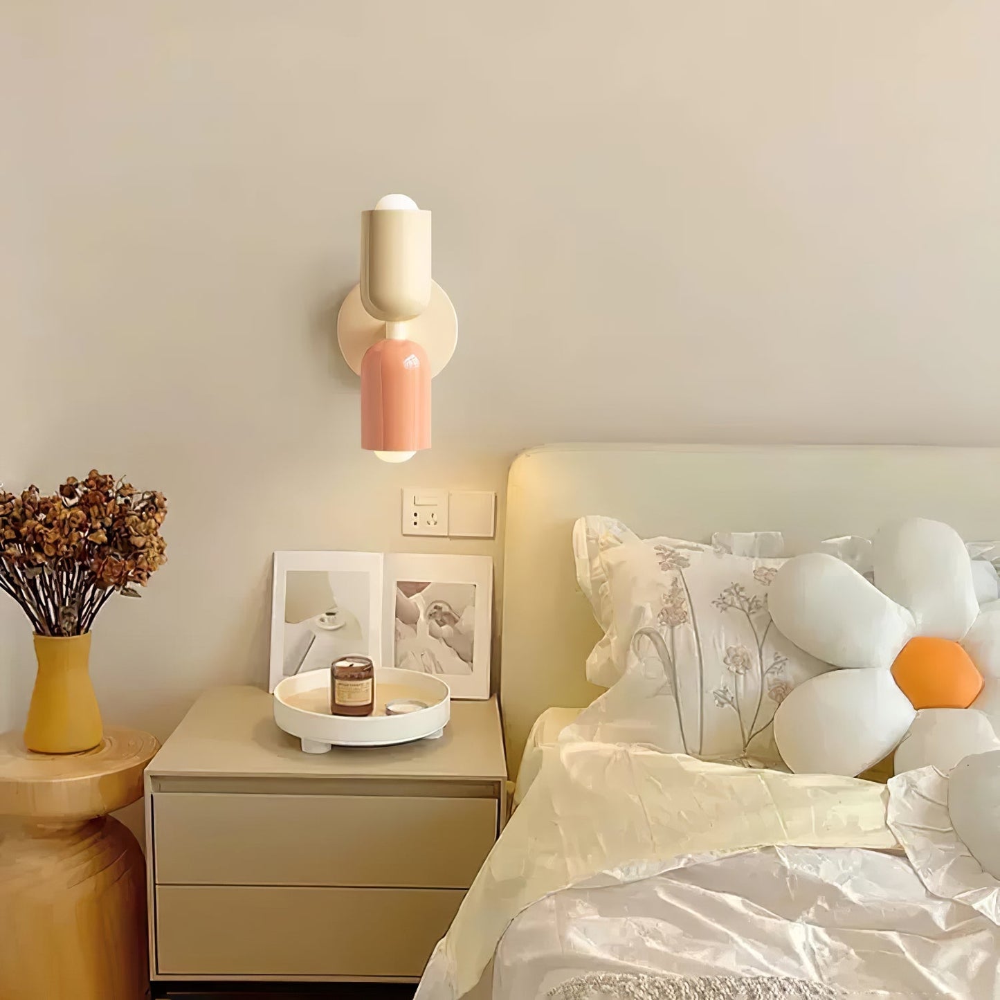 Keiko – Cremefarbene Doppelkopf-Wandlampe