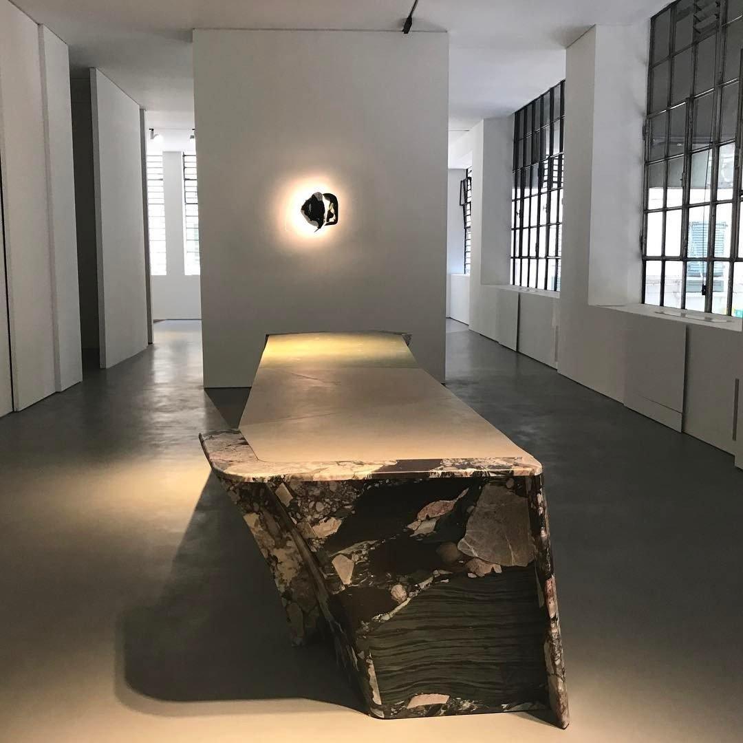 Katara – Designer Wandleuchte mit Kristallakzenten