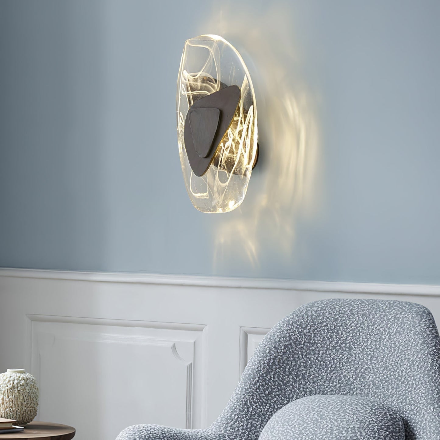 Katara – Designer Wandleuchte mit Kristallakzenten
