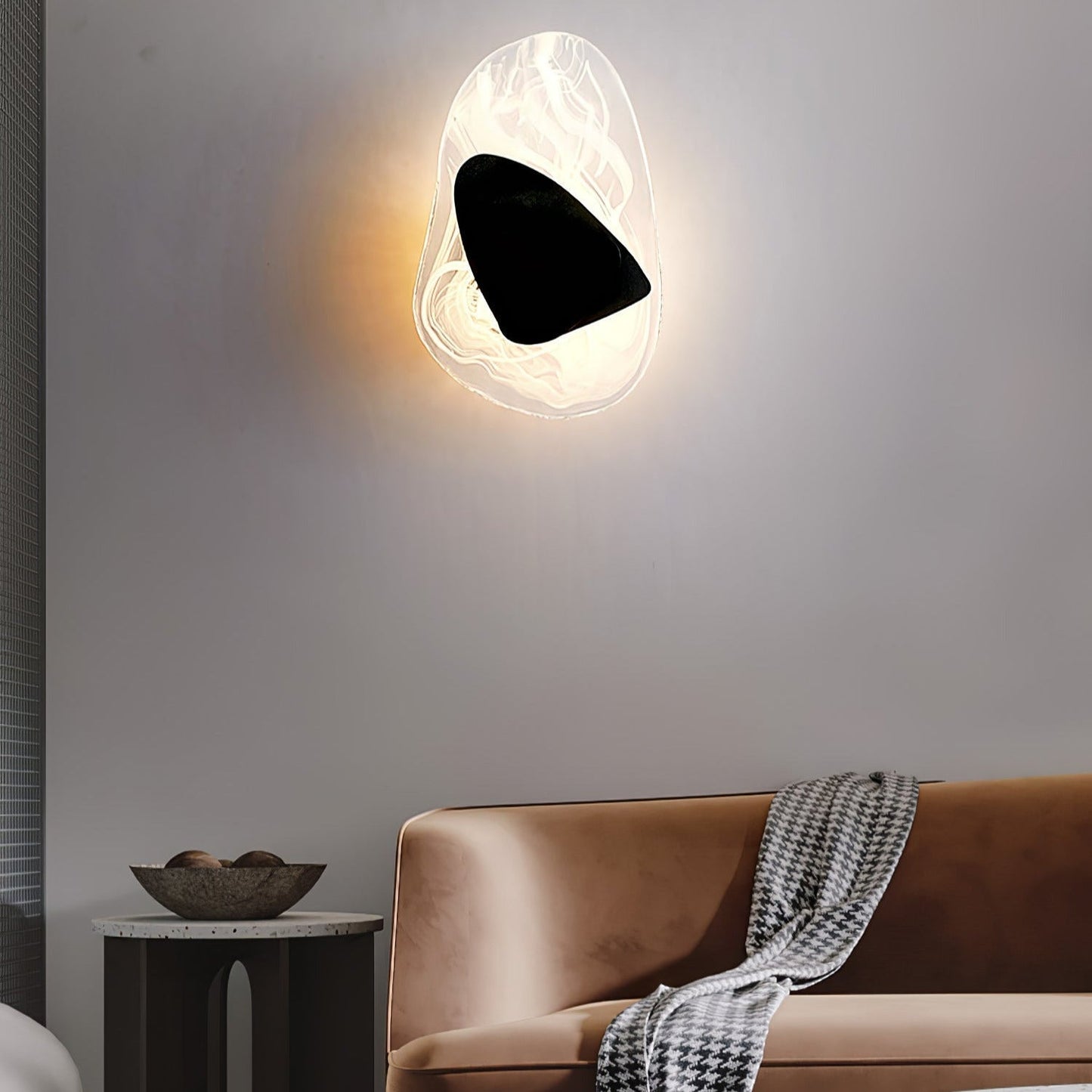 Katara – Designer Wandleuchte mit Kristallakzenten