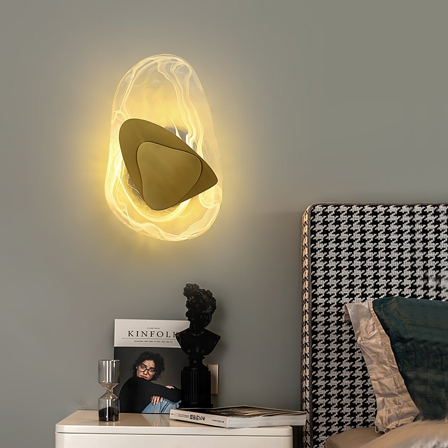 Katara – Designer Wandleuchte mit Kristallakzenten