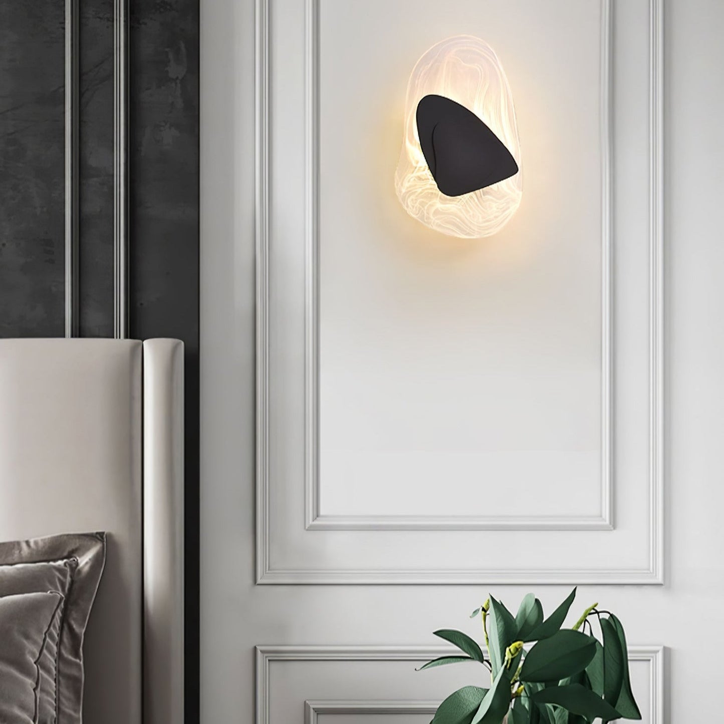 Katara – Designer Wandleuchte mit Kristallakzenten