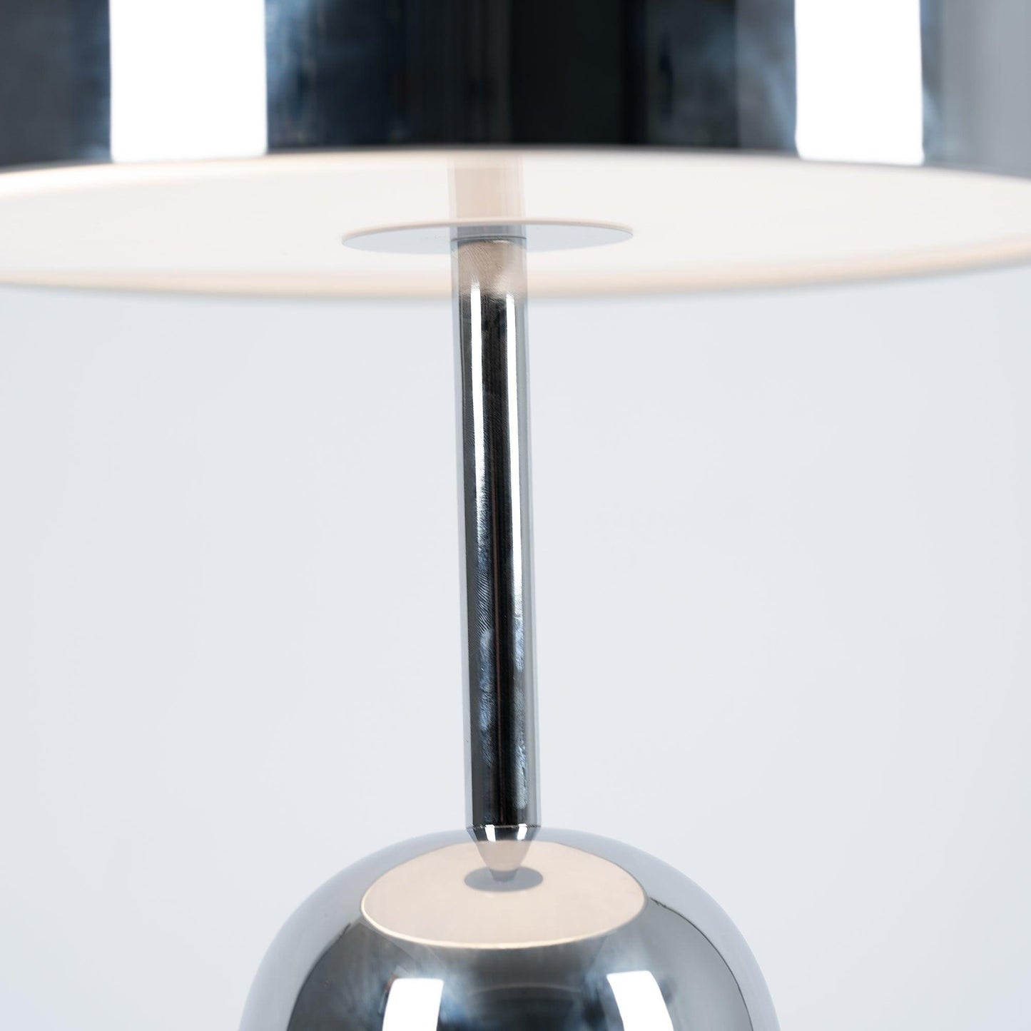 Bella – Schicke Tischlampe mit klassischem Stil und sanftem Licht
